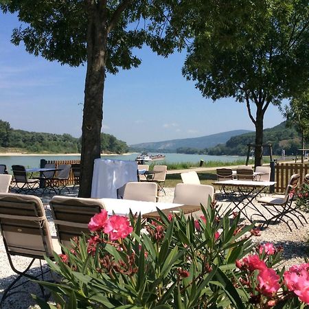 Gasthof zum Goldenen Anker Hainburg an der Donau Exterior foto