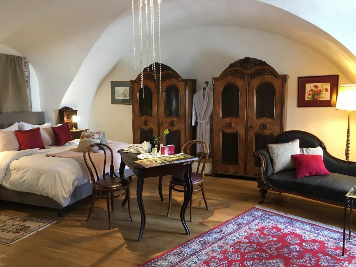 Gasthof zum Goldenen Anker Hainburg an der Donau Exterior foto