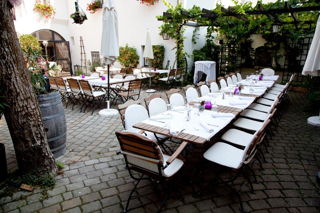 Gasthof zum Goldenen Anker Hainburg an der Donau Exterior foto