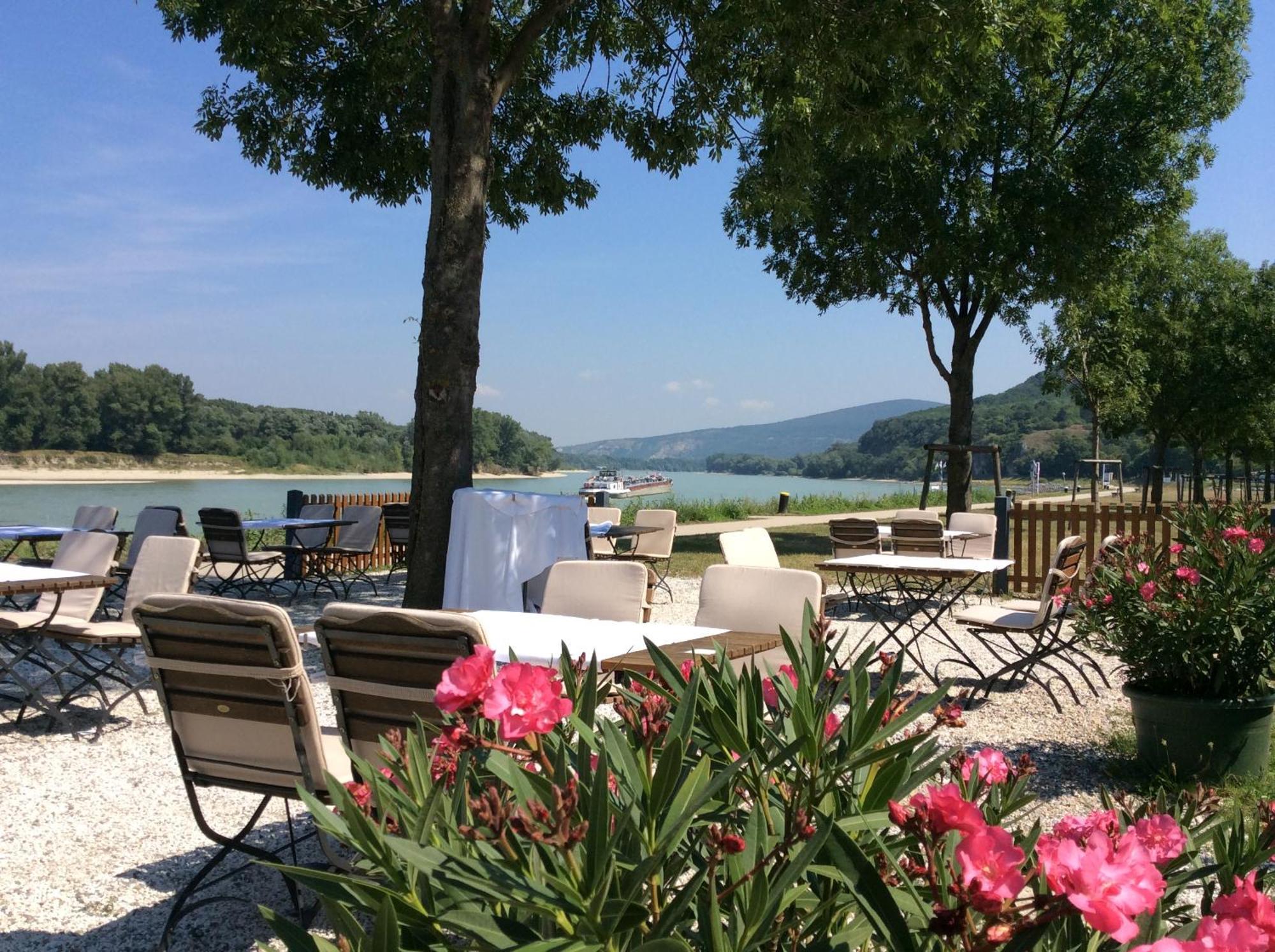 Gasthof zum Goldenen Anker Hainburg an der Donau Exterior foto